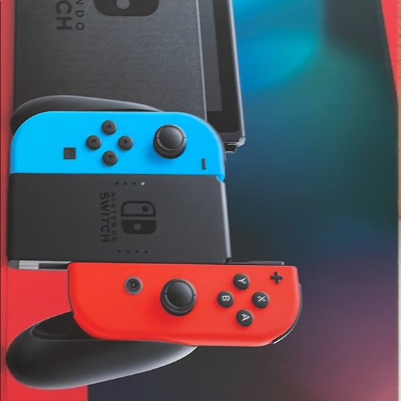 Nintendo switch - Picture 2 of 2